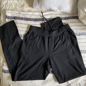 Men’s LULULEMON sweats